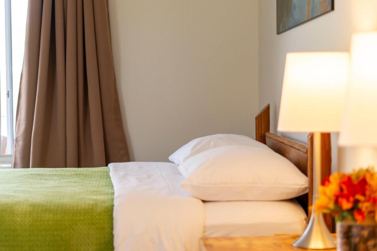 Manitowaning Wayside Motel Manitoulin מראה חיצוני תמונה