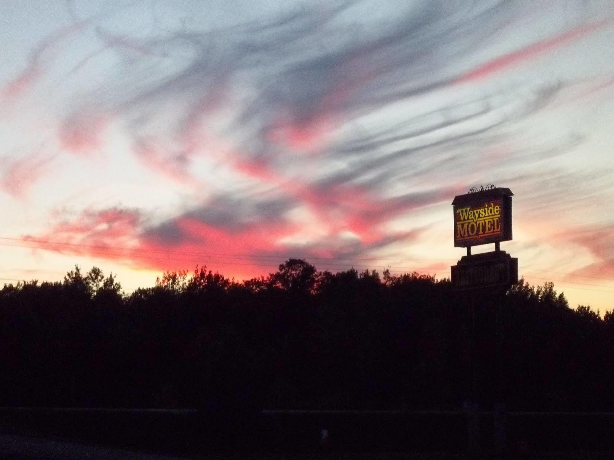 Manitowaning Wayside Motel Manitoulin מראה חיצוני תמונה