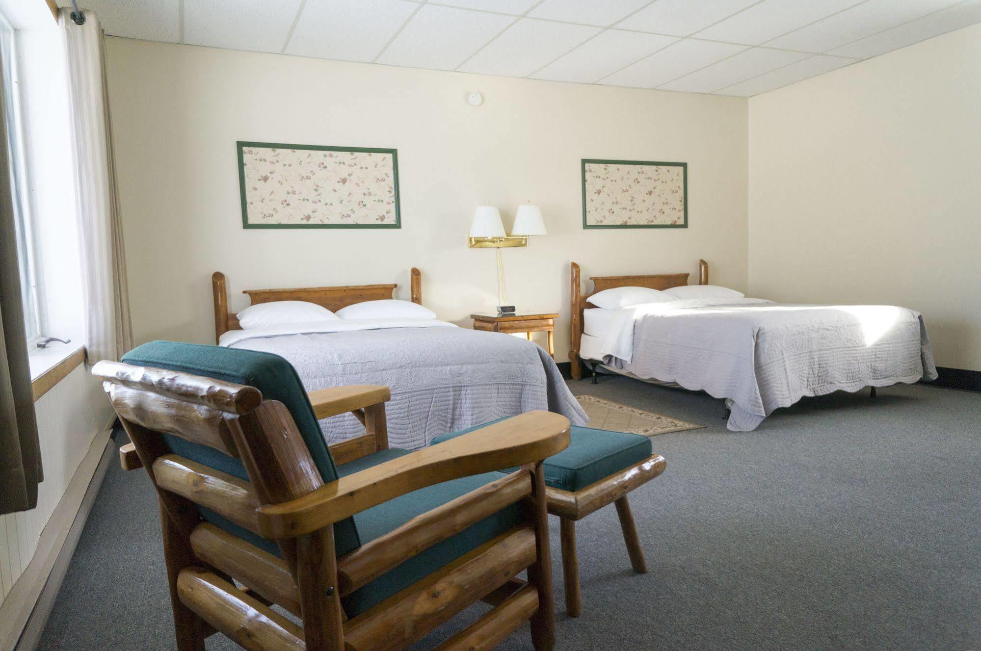 Manitowaning Wayside Motel Manitoulin מראה חיצוני תמונה