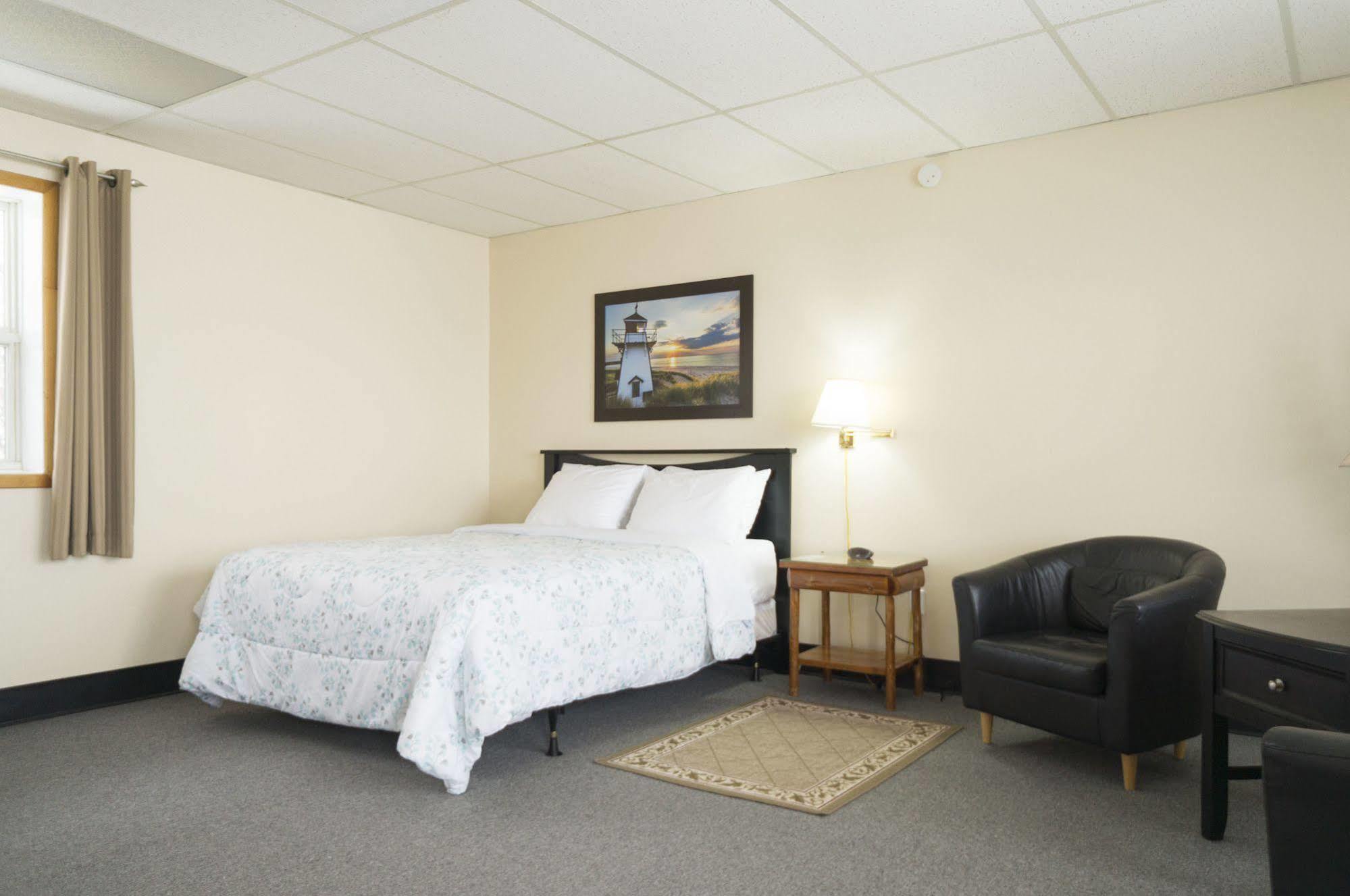 Manitowaning Wayside Motel Manitoulin מראה חיצוני תמונה